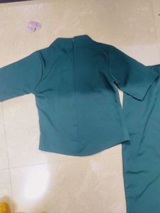 Green Top &amp; Pants Set with Cute Detail
