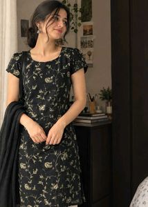 Elegant Black Embroidered Kurta