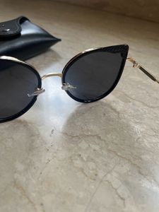 URBANIC Black Aviator Sunglasses with Case