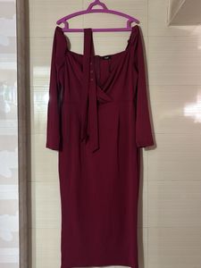 Chic Burgundy Bodycon Dress with belt.