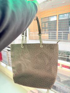 Chic Tote Bag with Chain Detail