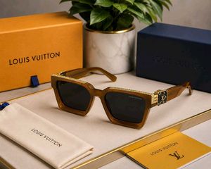 Louis Vuitton Sunglasses - Black Square Frame