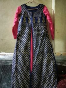 Elegant Kurta with Paisley Print