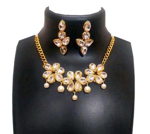 Floral necklace