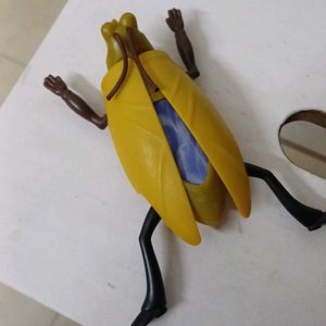 A MOVING Toy COCKROACH