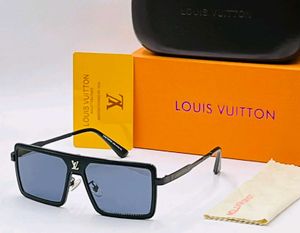Louis Vuitton Sunglasses - Square Frames