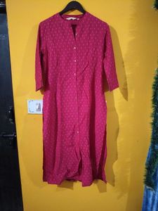 Avaasa Elegant Red Printed Kurta