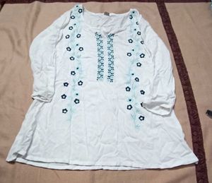Floral Embroidered Tunic Top