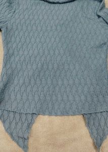 Ruched V-Neck Long Sleeve Top