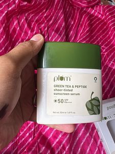 Plum Green Tea &amp; Peptide Sunscreen Serum SPF 50