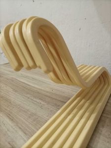 Cream colour multi purpose hangers 🤍💛