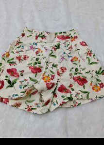 Trendy Floral High-Waisted Shorts with Belt