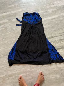 Elegant Black &amp; Blue Floral long top