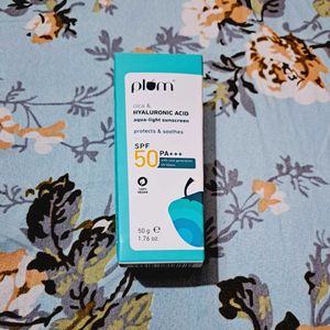 Plum Cica&amp;Hyaluronic Aqua-Light SPF50 Sunscreen