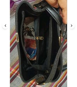 Chic Black Croc Embossed Bucket Bag