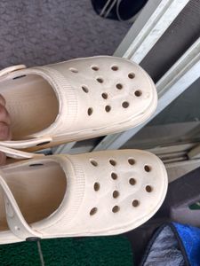 Comfortable white Clogs