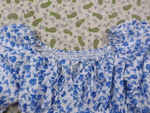 Blue Floral Puff Sleeve Crop Top