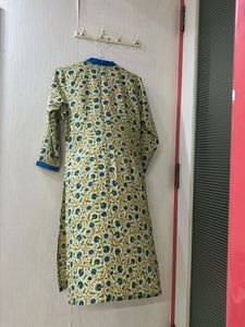 Kurta with a sleeveless full length inner