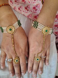 Stunning Hand Harness & Ring Set
