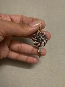 Stunning Floral Pendant with Earrings Set