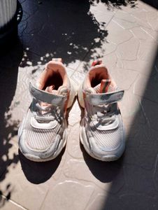 Cutewalk by Baby Hug velcro Shoes