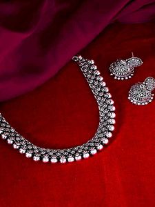 Elegant Design Jwellery Set...