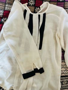 Chic Striped White &amp; Black Top