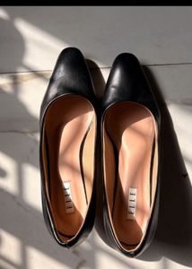 Elle Black Pointed Toe Heels