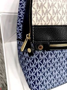 MICHAEL KORS* *KENLY SIGNATURE LOGO MEDIUM BACKPAC