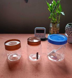 20 pieces kitchen storage plastic containers.