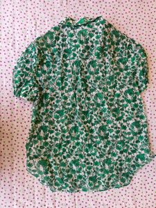 Chic Green Floral Print Button-Up Shirt