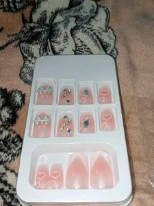Chic Heart Press-On Nails