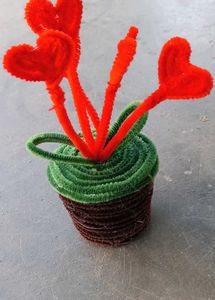 Red Heart Shape Pipe Cleaner Pot
