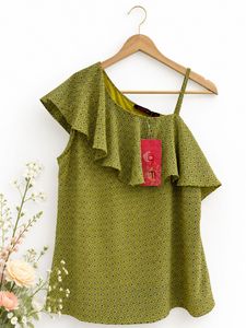 109°F Women’s One-Shoulder Top | Size M |