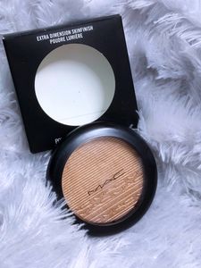 Luxe Brand Original MAC Highlighter