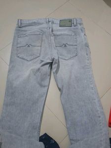 Light Wash Straight Leg Jeans