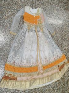 ismein white and orange Mila hua hai aur jo iske u