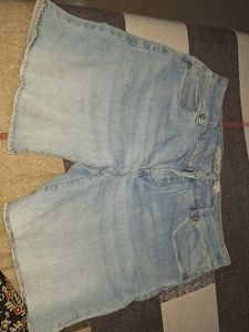 Trendy Light Wash Denim Shorts | High-Waist | Ever