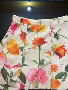 floral skirt - fits upto 28 waist size