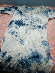 Embroidered Tie-Dye Kurta