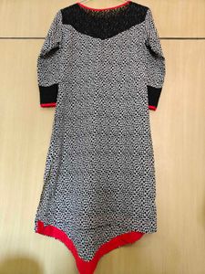 ♥️New♥️Lace Detail Animal Print Kurta