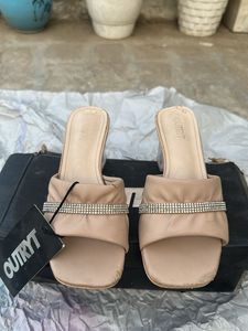 OUTRYT Embellished Heeled Sandals