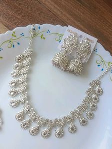 Stunning Silver-Toned Jewellery Set