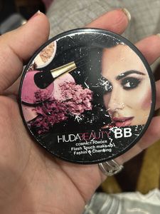 HUDA Beauty BB Compact