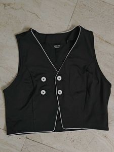 Chic Black Sleeveless Vest Top