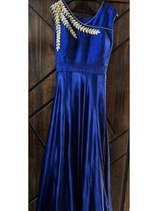 Royal Blue Embroidered Gown❤️❤️