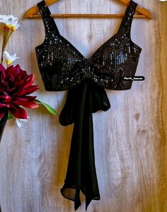 Sequence Knotted Black Blouse