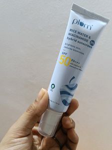 Plum Rice Water And Niacinamide Sunscreen