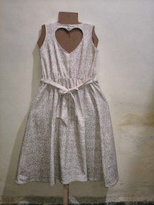 😘 Very Gorgeous Midi Dress