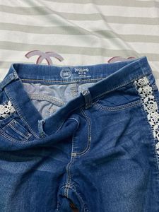 beautiful kids jegging and t-shirt